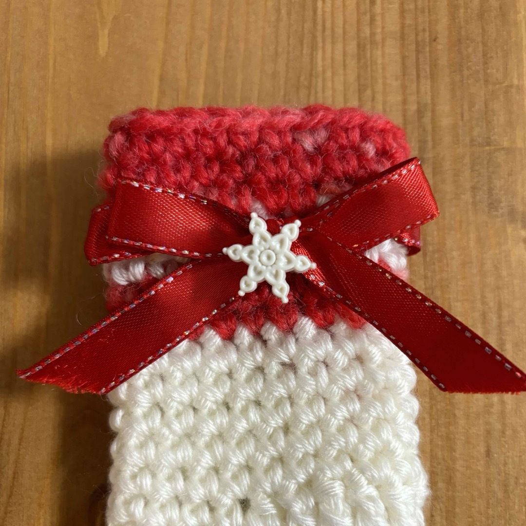 クリスマス飾り ソックス(赤白) ハンドメイド 小物 ハンドメイドのインテリア/家具(インテリア雑貨)の商品写真