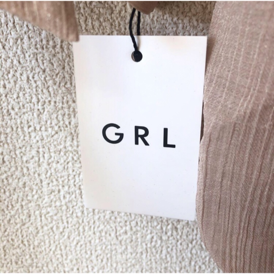 GRL(グレイル)の新品未使用　GRL グレイル　ブラウス　シャツ　リボン　羽織　シアー　ラメ　春秋 レディースのトップス(シャツ/ブラウス(長袖/七分))の商品写真