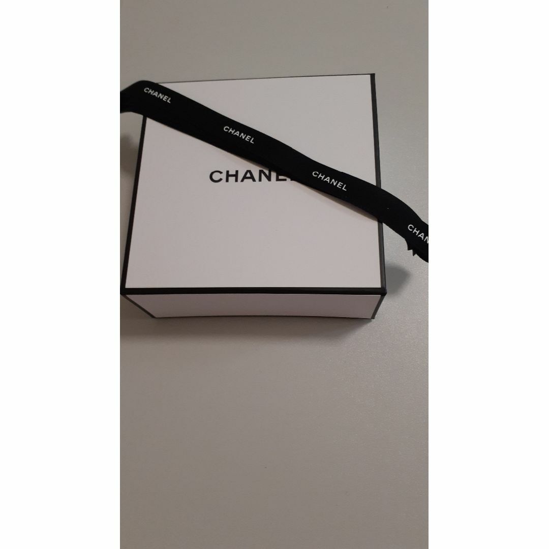 CHANEL(シャネル)の❤シャネル箱＆リボン レディースのバッグ(ショップ袋)の商品写真