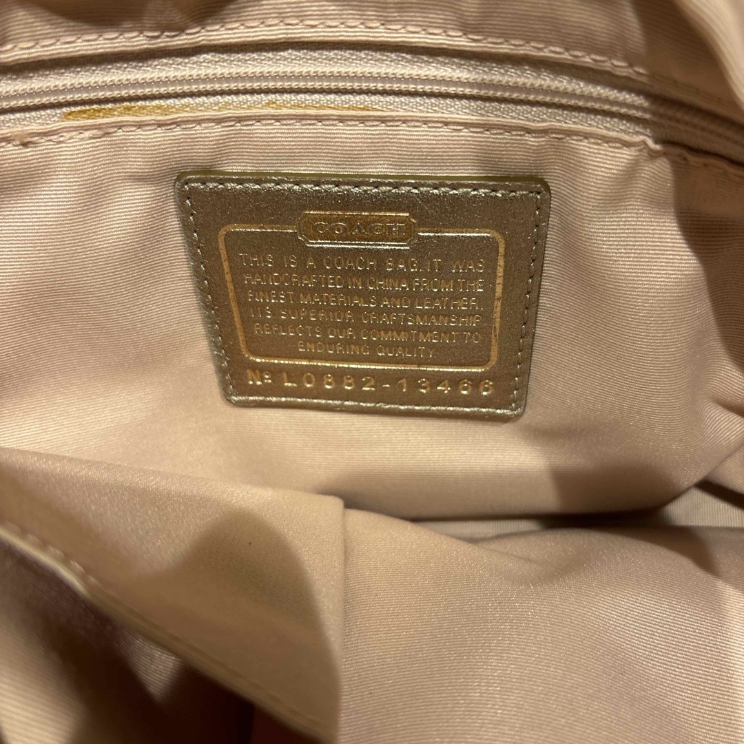 COACH(コーチ)のCoach Metalic Rose Gold Leather Satchel レディースのバッグ(ショルダーバッグ)の商品写真
