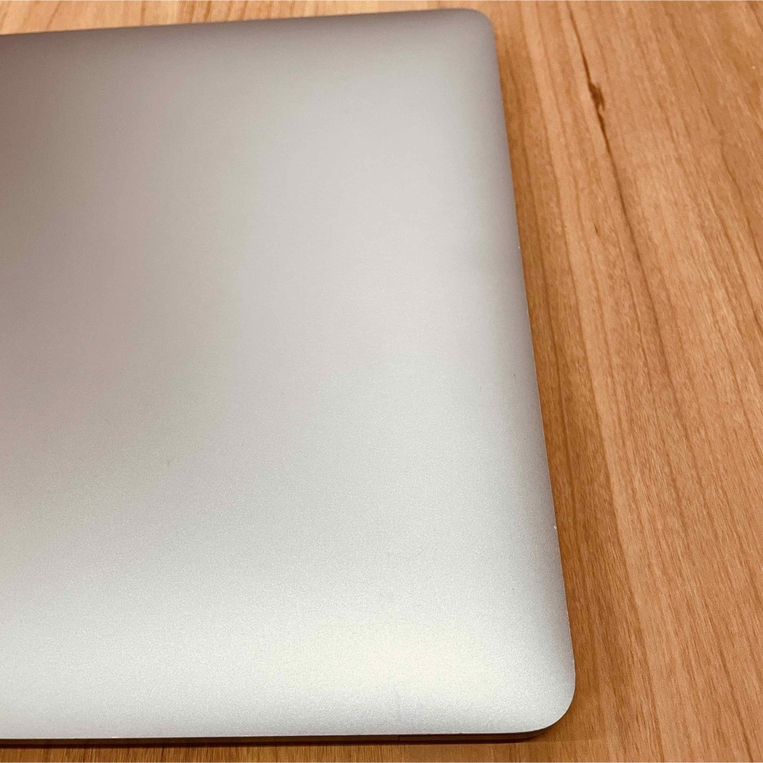 MacBook air 13インチ 2020 i7 メモリ16GB SSD1TB