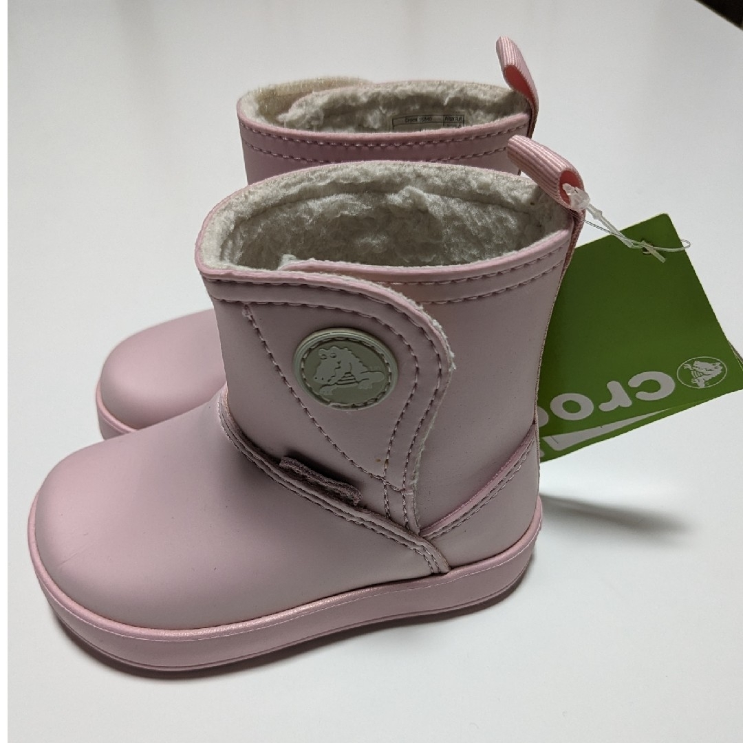 crocs(クロックス)のcrocs クロックス ブーツ 15cmピンク キッズ/ベビー/マタニティのキッズ靴/シューズ(15cm~)(長靴/レインシューズ)の商品写真