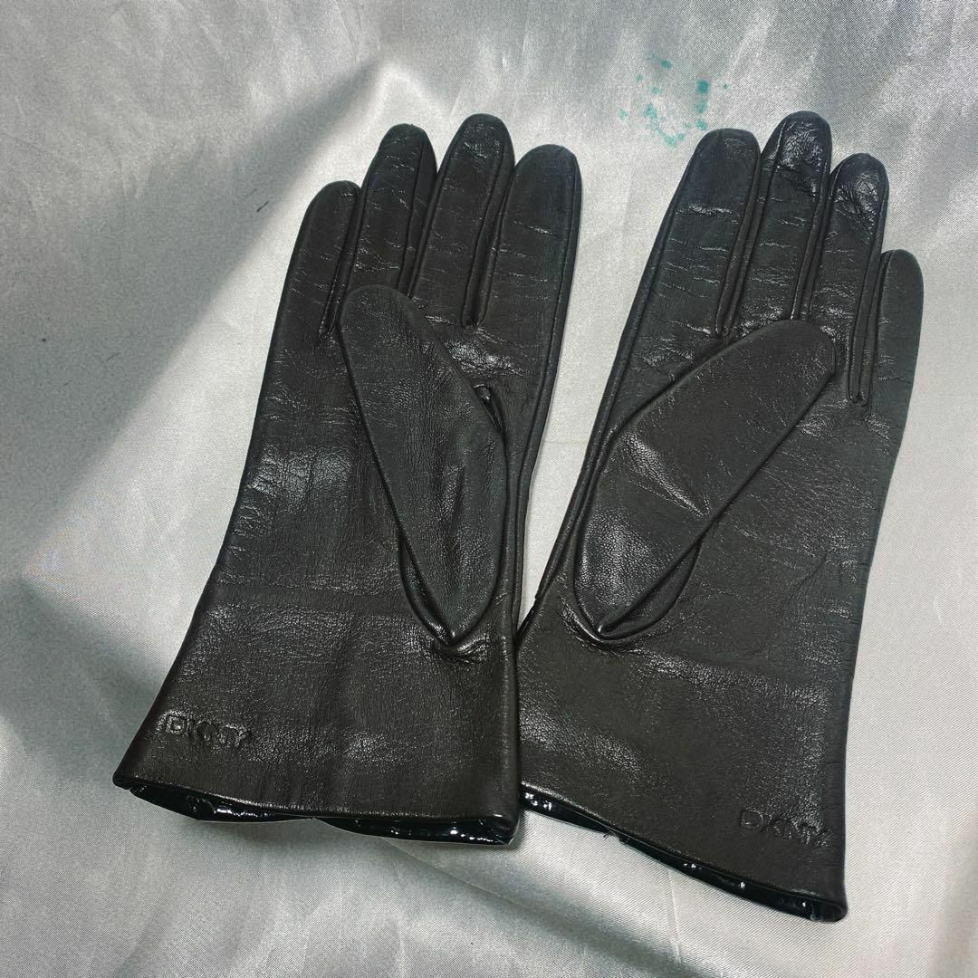 DKNY(ダナキャランニューヨーク)の美品✨　DKNY  ダナキャラン　手袋　革手袋　21cm レディースのファッション小物(手袋)の商品写真