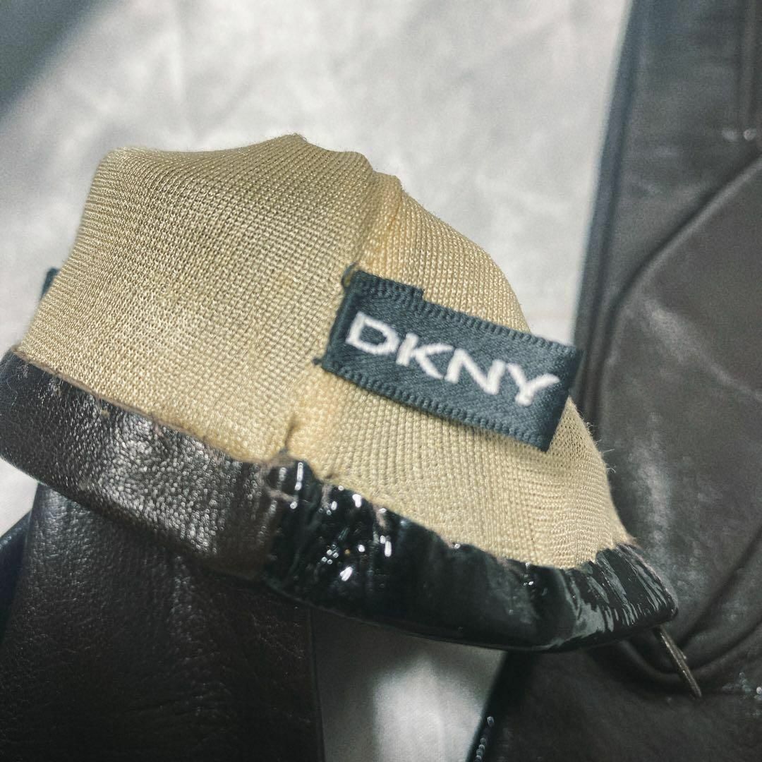 DKNY(ダナキャランニューヨーク)の美品✨　DKNY  ダナキャラン　手袋　革手袋　21cm レディースのファッション小物(手袋)の商品写真