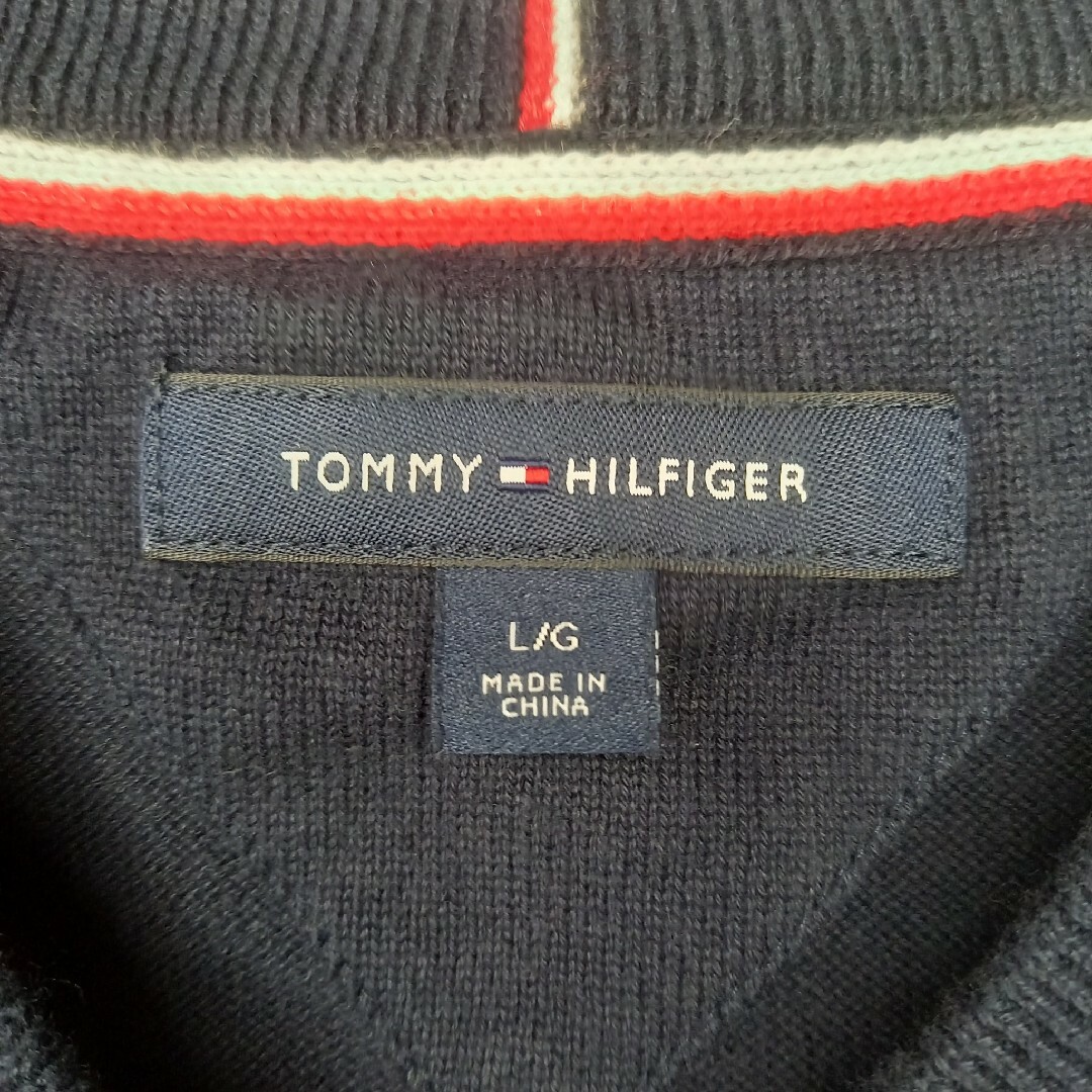 TOMMY HILFIGER(トミーヒルフィガー)のトミーヒルフィガー　Vネック　コットンニット　セーター　刺繍ロゴ　ネイビー　L メンズのトップス(ニット/セーター)の商品写真