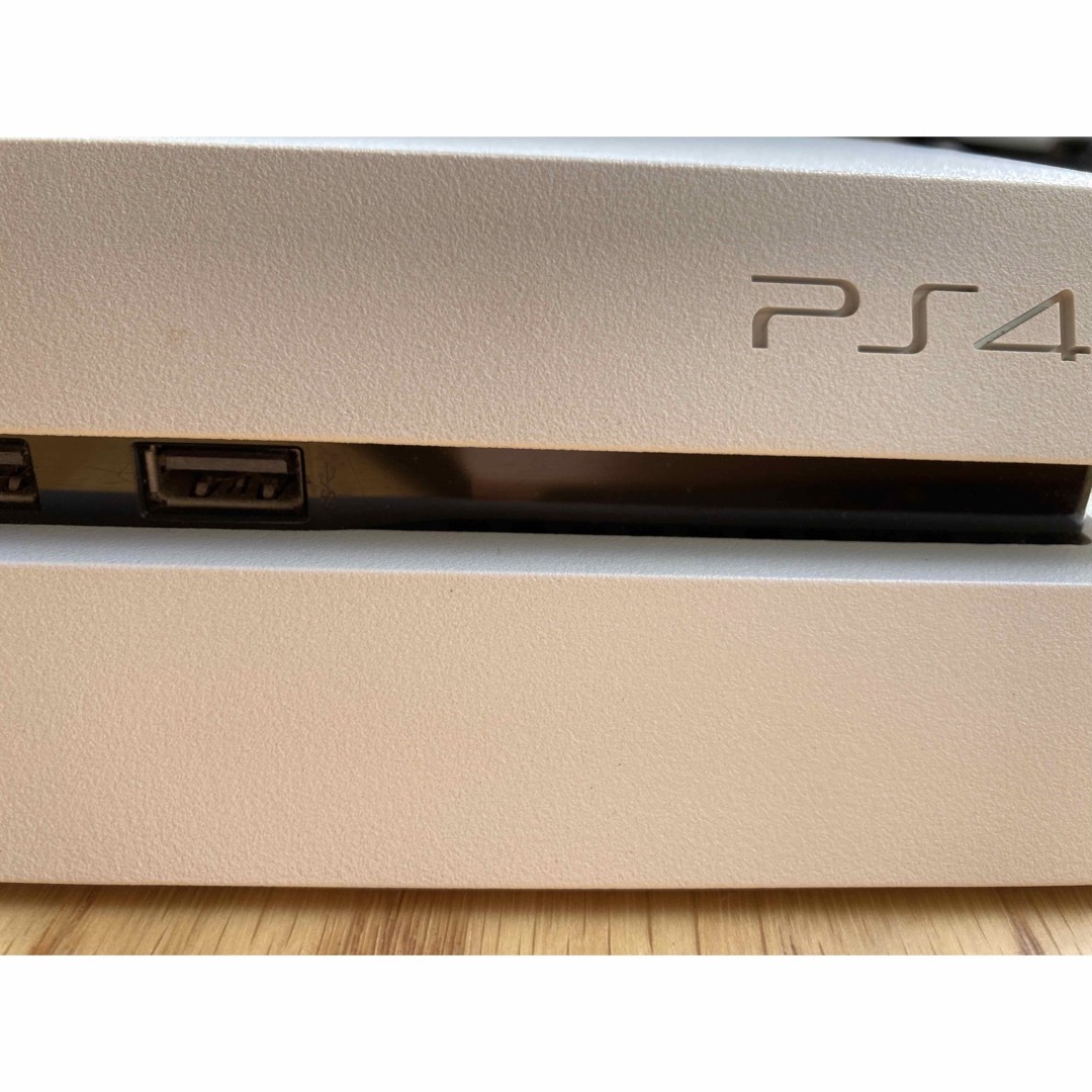 PlayStation4(プレイステーション4)のコントローラー2台つき☆PlayStation4  CUH-1200A エンタメ/ホビーのゲームソフト/ゲーム機本体(家庭用ゲーム機本体)の商品写真