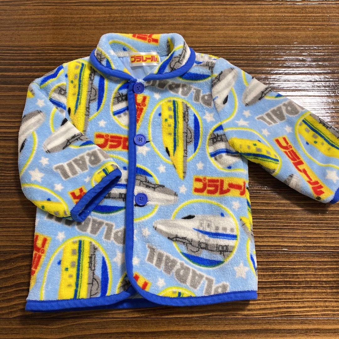 ★90cm★フリース　電車柄 キッズ/ベビー/マタニティのキッズ服男の子用(90cm~)(パジャマ)の商品写真