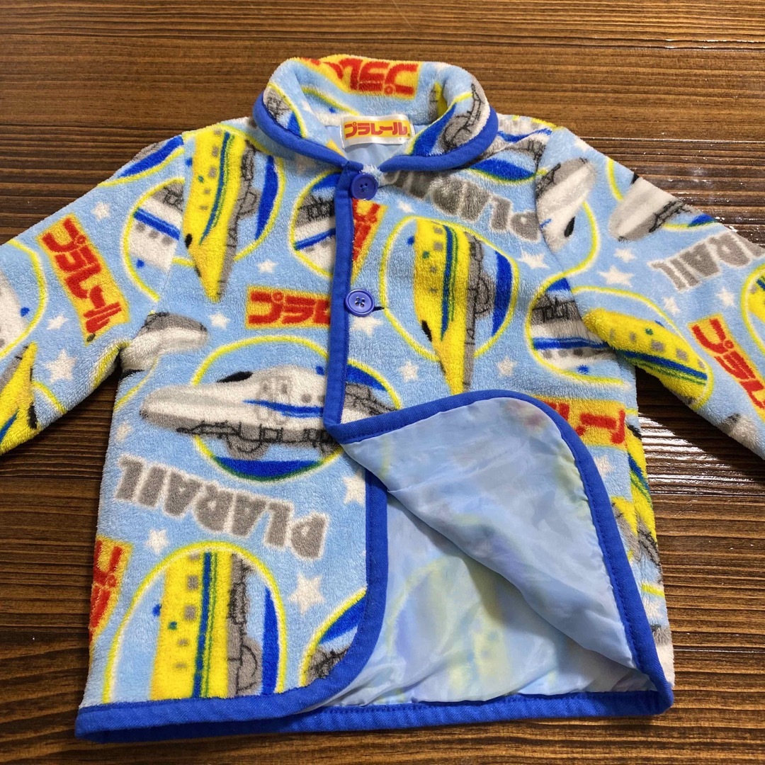 ★90cm★フリース　電車柄 キッズ/ベビー/マタニティのキッズ服男の子用(90cm~)(パジャマ)の商品写真