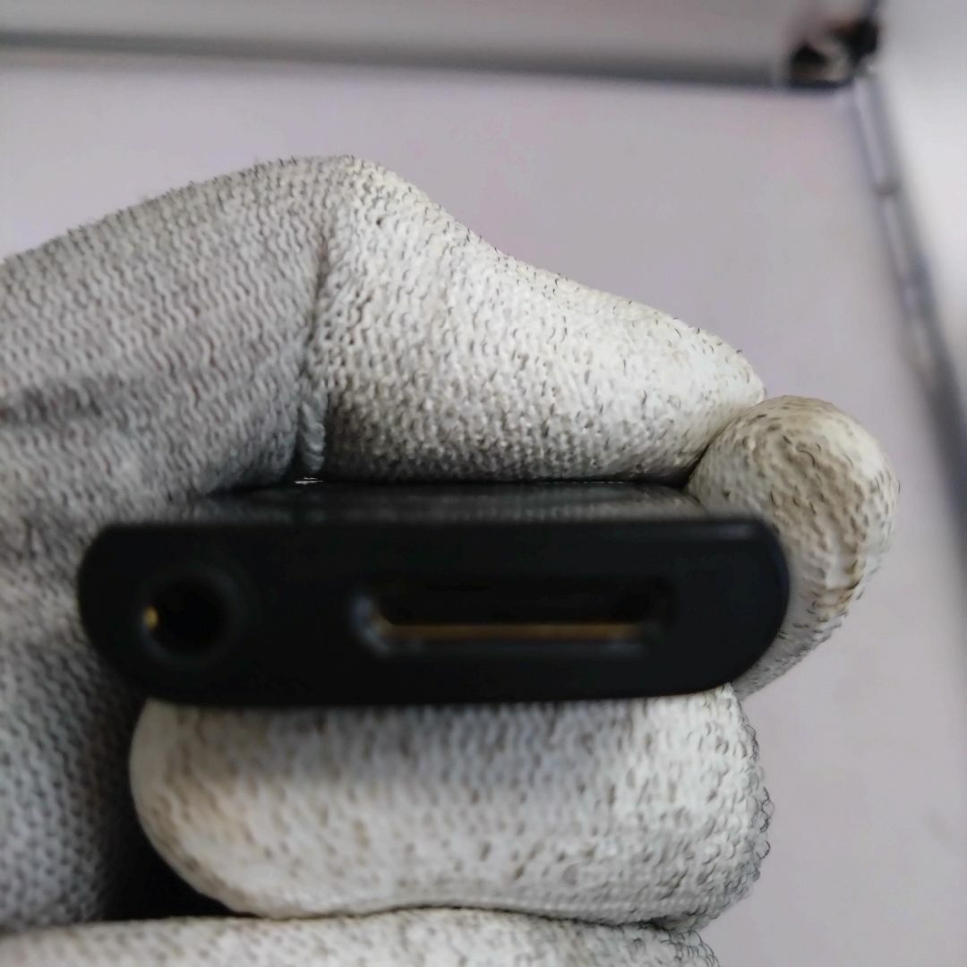 SONY(ソニー)のSONY NW-E062 2GB 黒 Walkman 動作中古品　A1 スマホ/家電/カメラのオーディオ機器(ポータブルプレーヤー)の商品写真