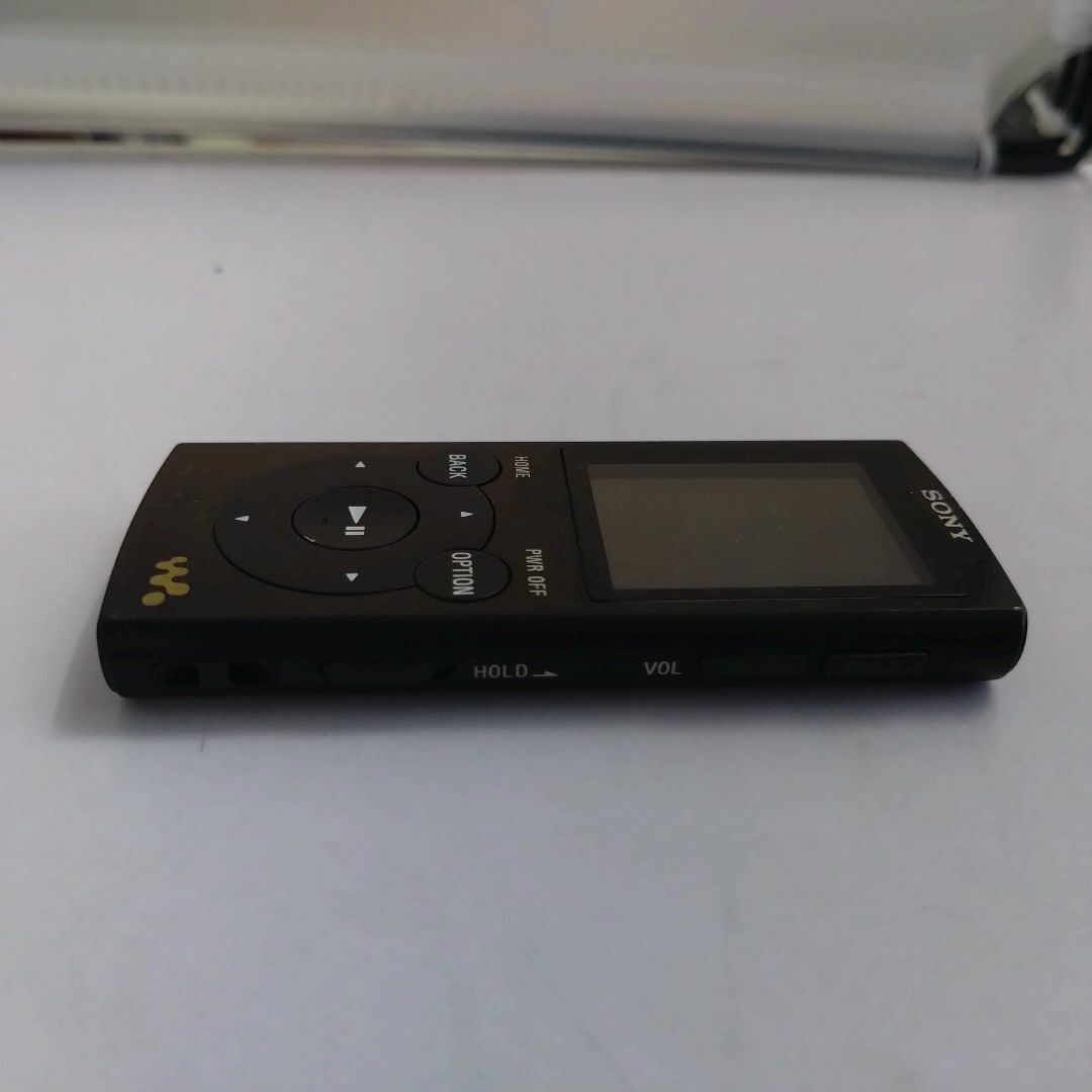 SONY(ソニー)のSONY NW-E062 2GB 黒 Walkman 動作中古品　A1 スマホ/家電/カメラのオーディオ機器(ポータブルプレーヤー)の商品写真