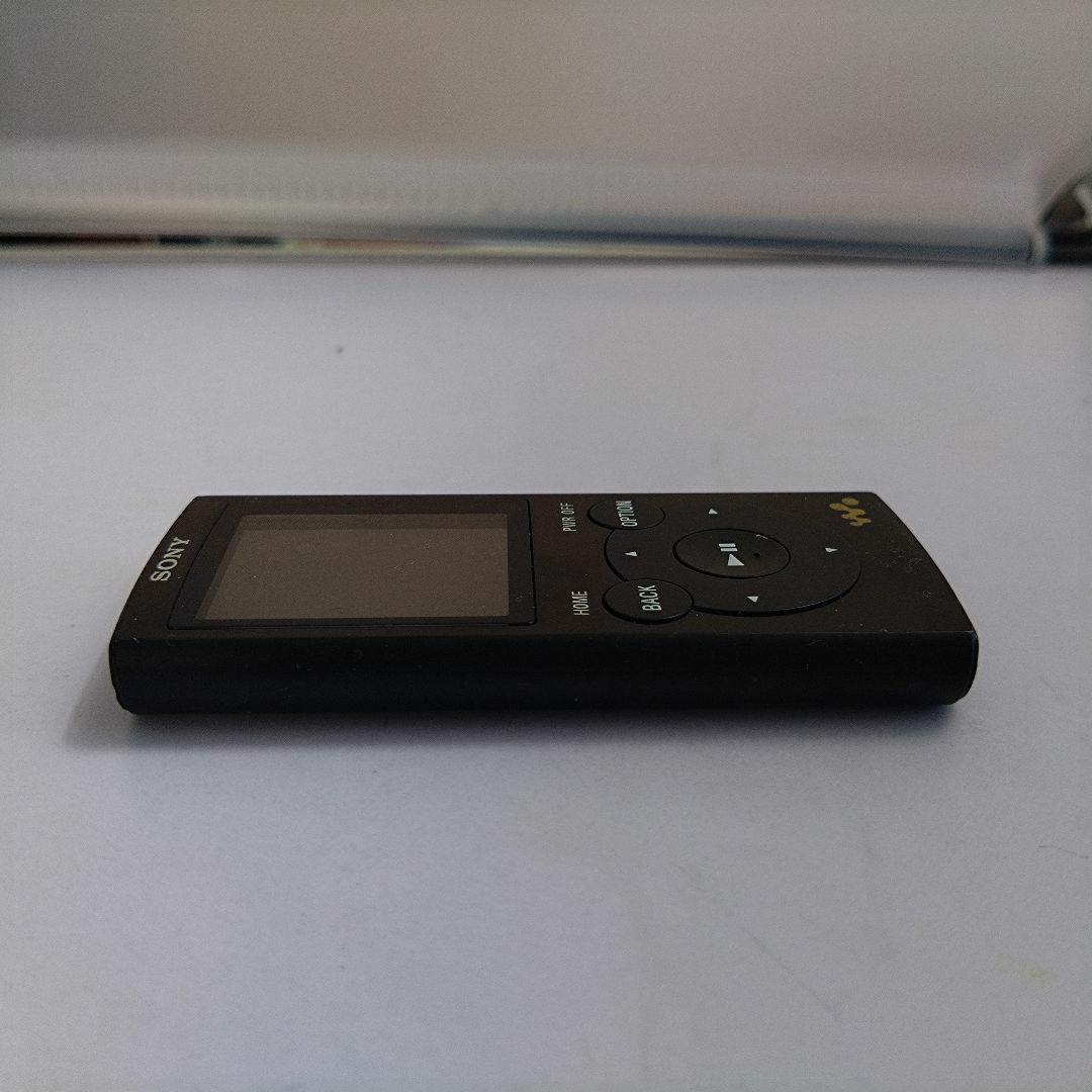 SONY(ソニー)のSONY NW-E062 2GB 黒 Walkman 動作中古品　A1 スマホ/家電/カメラのオーディオ機器(ポータブルプレーヤー)の商品写真