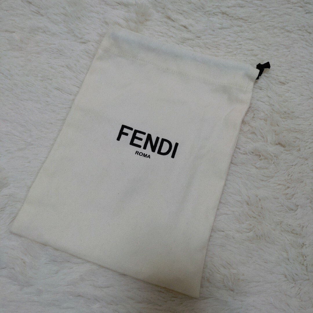 FENDI(フェンディ)のFENDI フェンディ ボンボン ファーバックチャーム キーホルダー ハンドメイドのファッション小物(バッグチャーム)の商品写真