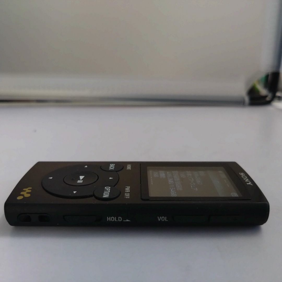 SONY(ソニー)のSONY NW-E062 2GB 黒 Walkman 動作中古品 スマホ/家電/カメラのオーディオ機器(ポータブルプレーヤー)の商品写真