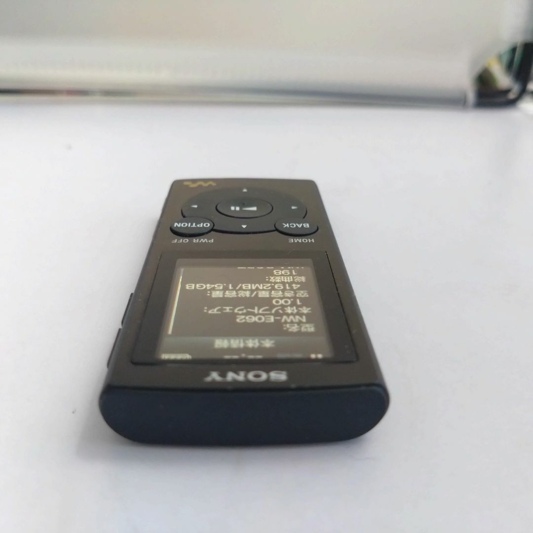 SONY(ソニー)のSONY NW-E062 2GB 黒 Walkman 動作中古品 スマホ/家電/カメラのオーディオ機器(ポータブルプレーヤー)の商品写真