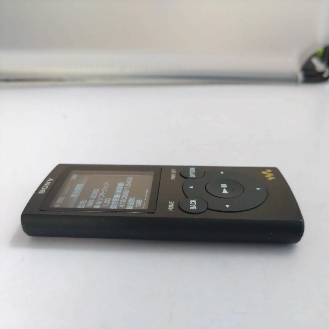 SONY(ソニー)のSONY NW-E062 2GB 黒 Walkman 動作中古品 スマホ/家電/カメラのオーディオ機器(ポータブルプレーヤー)の商品写真