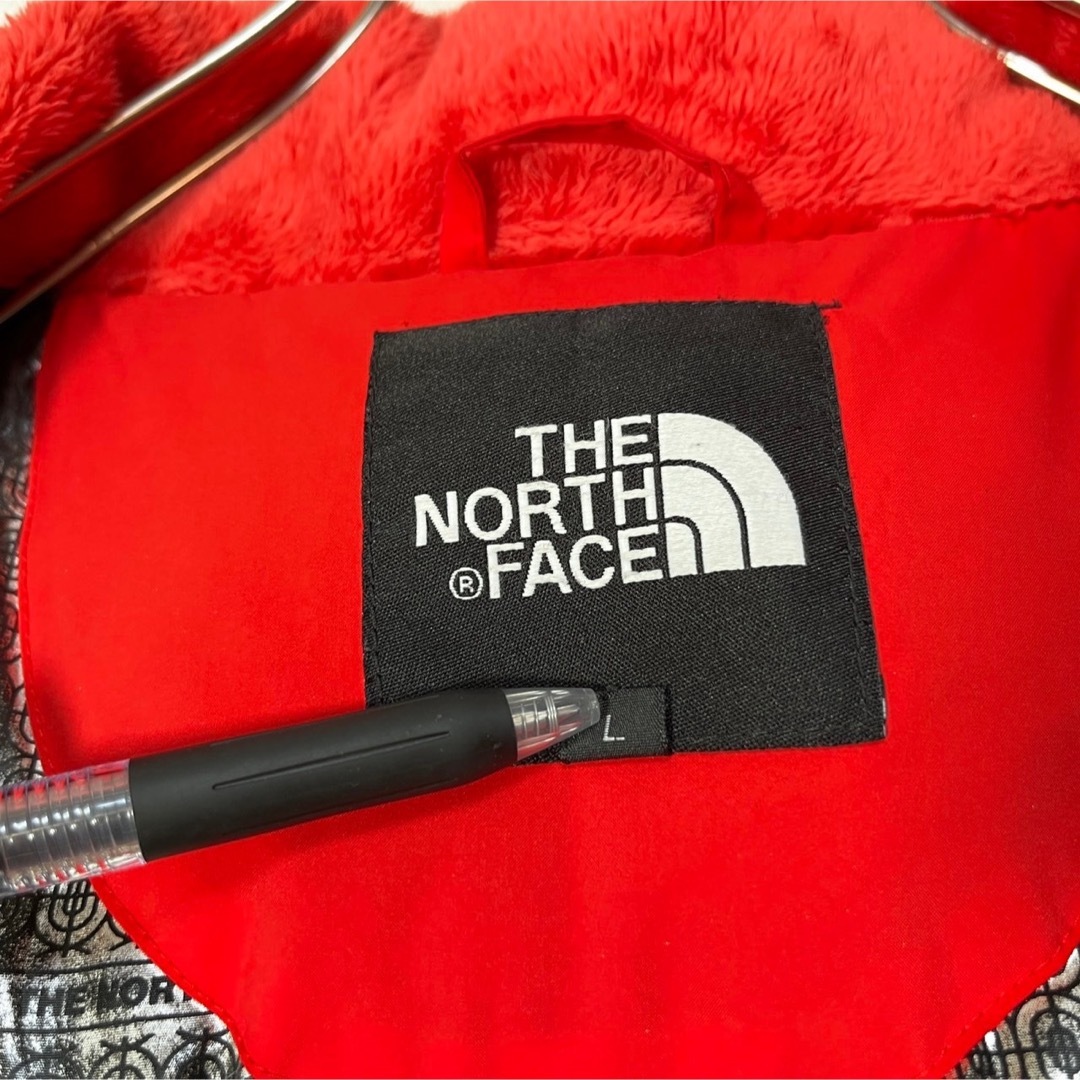 THE NORTH FACE(ザノースフェイス)の【ノースフェイス】ダウンコート　ロングダウン　赤　刺繍　ワンポイント　肩ロゴKC レディースのジャケット/アウター(ダウンコート)の商品写真