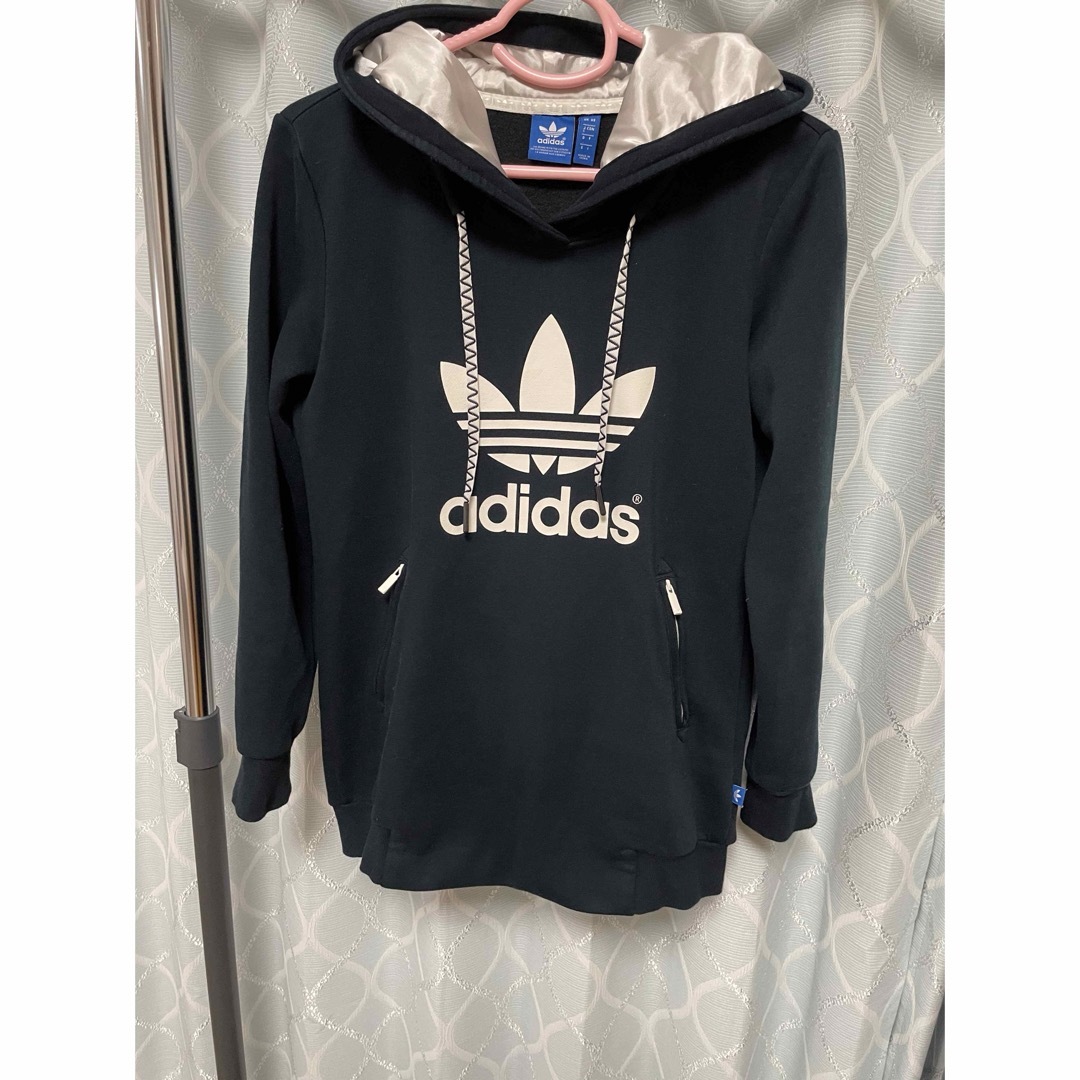 adidas(アディダス)のアディダス　正規店購入品　美品　Ｍ レディースのトップス(パーカー)の商品写真