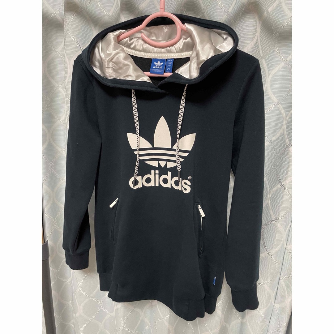 adidas(アディダス)のアディダス　正規店購入品　美品　Ｍ レディースのトップス(パーカー)の商品写真