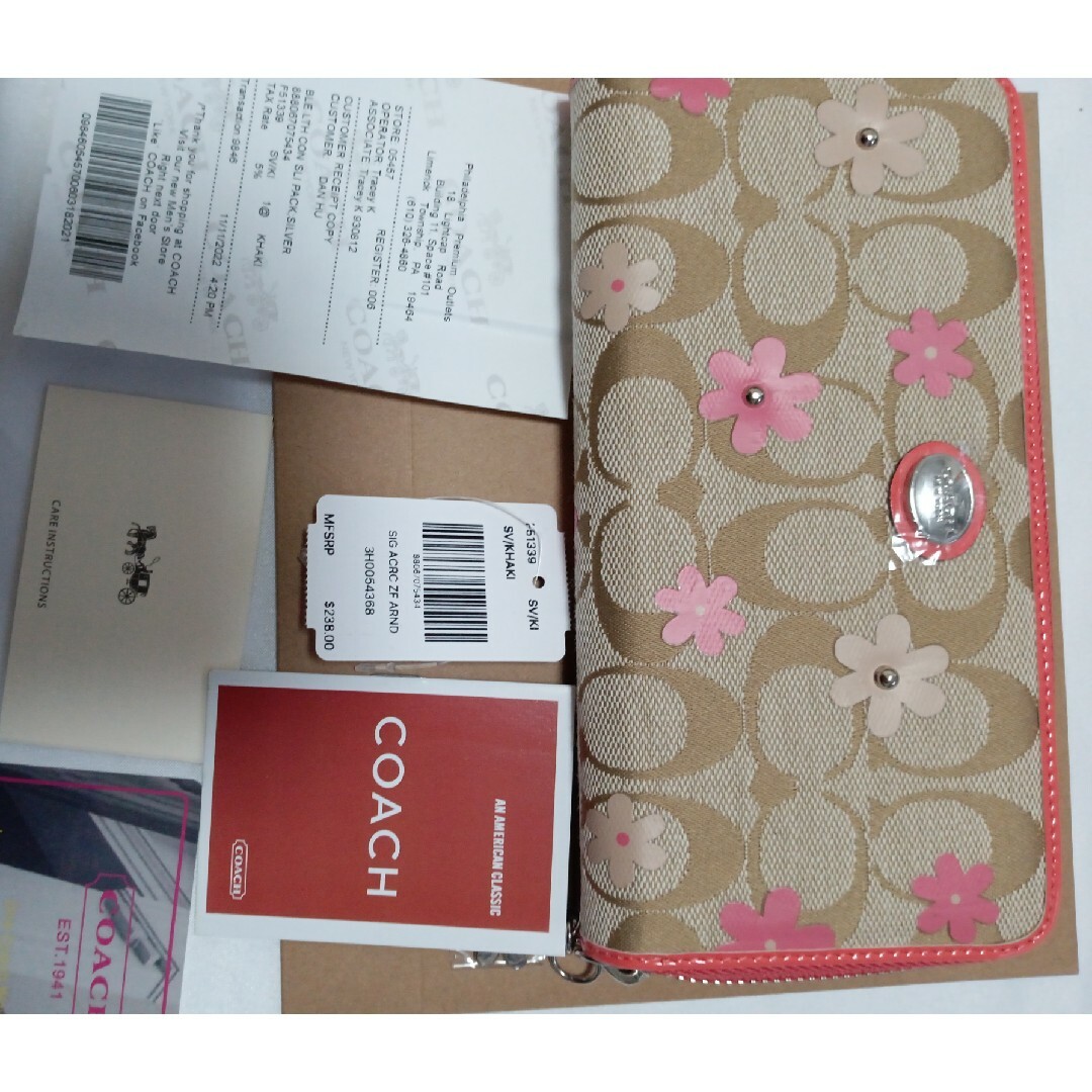 COACH(コーチ)のCOACHアウトレット長財布シグネチャー花柄ベージュ レディースのファッション小物(財布)の商品写真