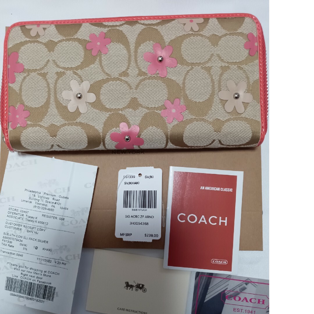 COACH(コーチ)のCOACHアウトレット長財布シグネチャー花柄ベージュ レディースのファッション小物(財布)の商品写真