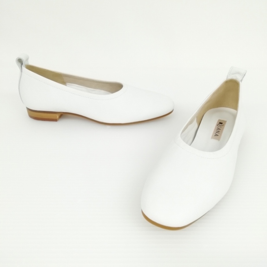 DIANA(ダイアナ)の美品 フラット パンプス フラットシューズ バレエ プレーン 23cm ホワイト レディースの靴/シューズ(ハイヒール/パンプス)の商品写真