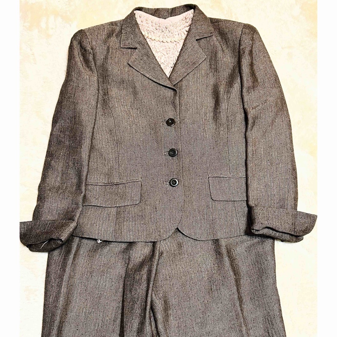ツイードパンツスーツ　プレタポルテコレクション レディースのフォーマル/ドレス(スーツ)の商品写真