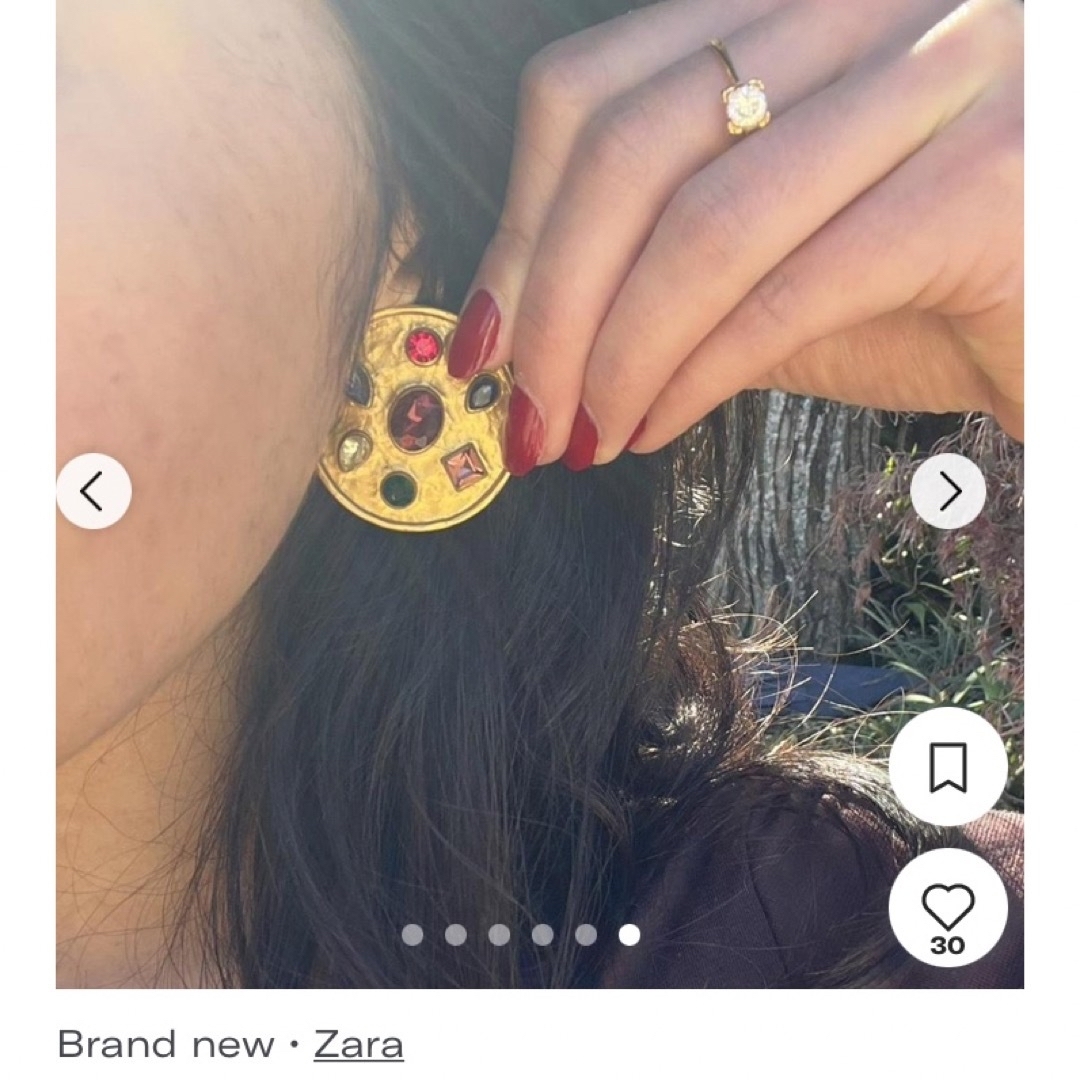 ZARA(ザラ)のZARA未使用新品★金色ゴールドビジューイヤリング★華やかゴージャス レディースのアクセサリー(イヤリング)の商品写真