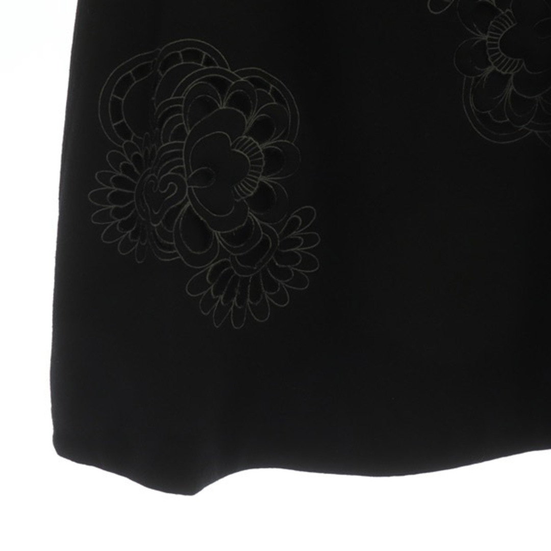 VIVIENNE TAM(ヴィヴィアンタム)のヴィヴィアンタム ニットスカート ロング フレア 台形 フラワー刺繍 0 黒 レディースのスカート(ロングスカート)の商品写真
