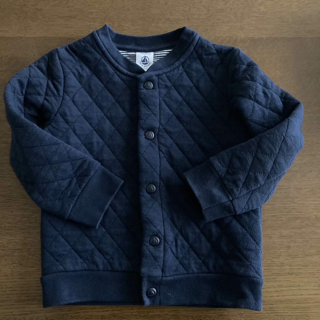 PETIT BATEAU(プチバトー)のPETIT BATEAU プチバトー キルティング カーディガン 86cm キッズ/ベビー/マタニティのベビー服(~85cm)(カーディガン/ボレロ)の商品写真