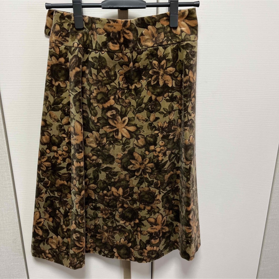 TOMORROWLAND(トゥモローランド)の花柄スカート　マカフィー レディースのスカート(ひざ丈スカート)の商品写真