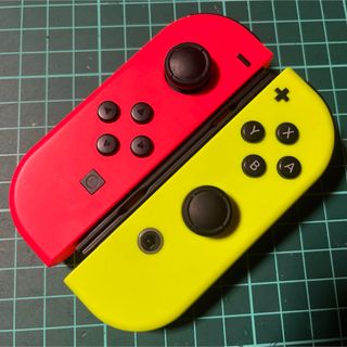 ニンテンドースイッチ(Nintendo Switch)のジョイコン  ★ネオンレッド・ネオンイエロー★   作動品(家庭用ゲーム機本体)