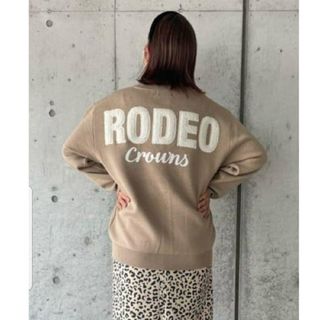 ロデオクラウンズワイドボウル(RODEO CROWNS WIDE BOWL)の売品✩RODEO CROWNS✩RCWB☆ボアロゴアップリケニットカーディガン(ニット/セーター)