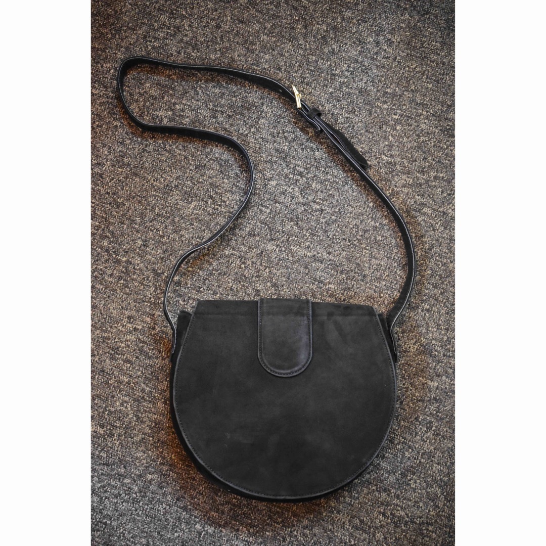 BOB様!イヴ・サンローラン YSL スエード ショルダーバッグ ブラック BOB様!イヴ・サンローラン YSL スエード ショルダーバッグ ブラック