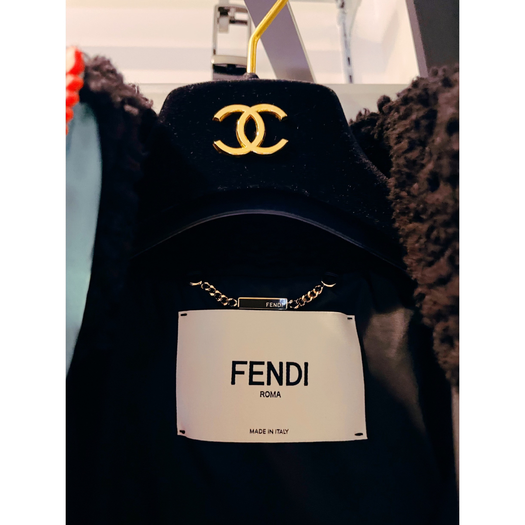 FENDI(フェンディ)の最終価格！FENDI ボア ブルゾン トップス レディースのジャケット/アウター(ブルゾン)の商品写真