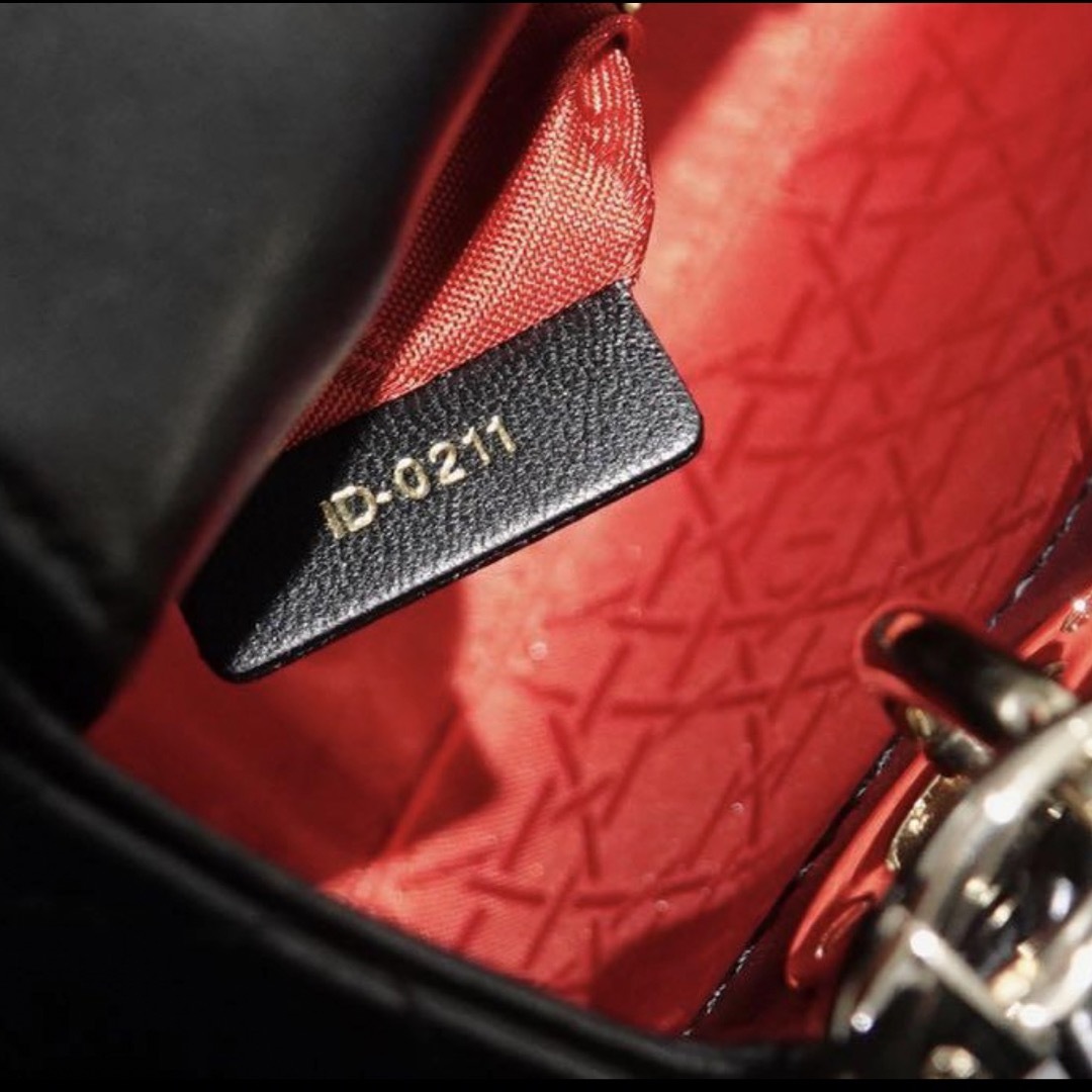 Christian Dior(クリスチャンディオール)のlady  Dior ミニバッグ レディースのバッグ(ハンドバッグ)の商品写真
