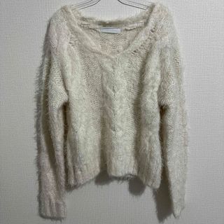 セシルマクビー(CECIL McBEE)のセシルマクビー ニット セーター ホワイト Ｍサイズ 美品(ニット/セーター)