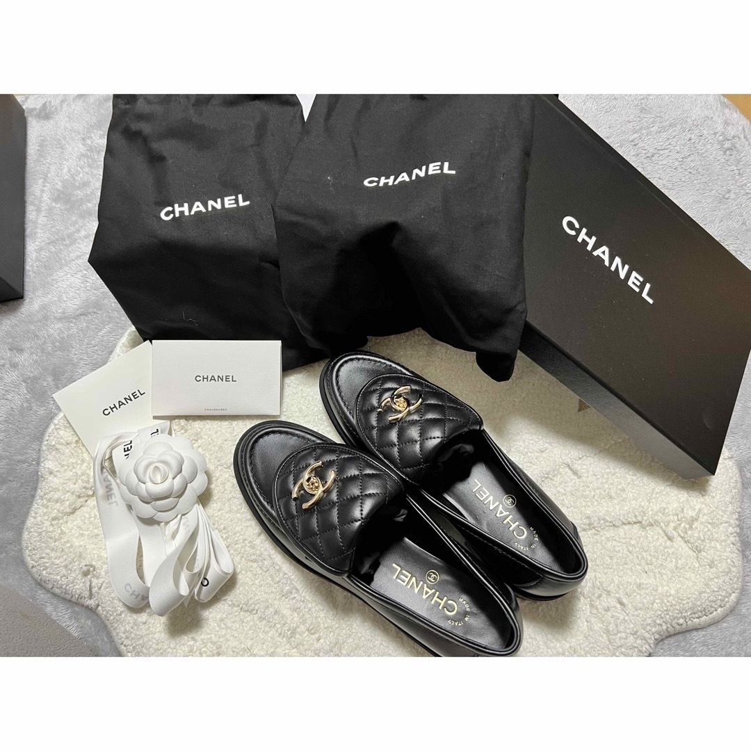 CHANEL(シャネル)のシャネル　ローファー　38 レディースの靴/シューズ(ローファー/革靴)の商品写真