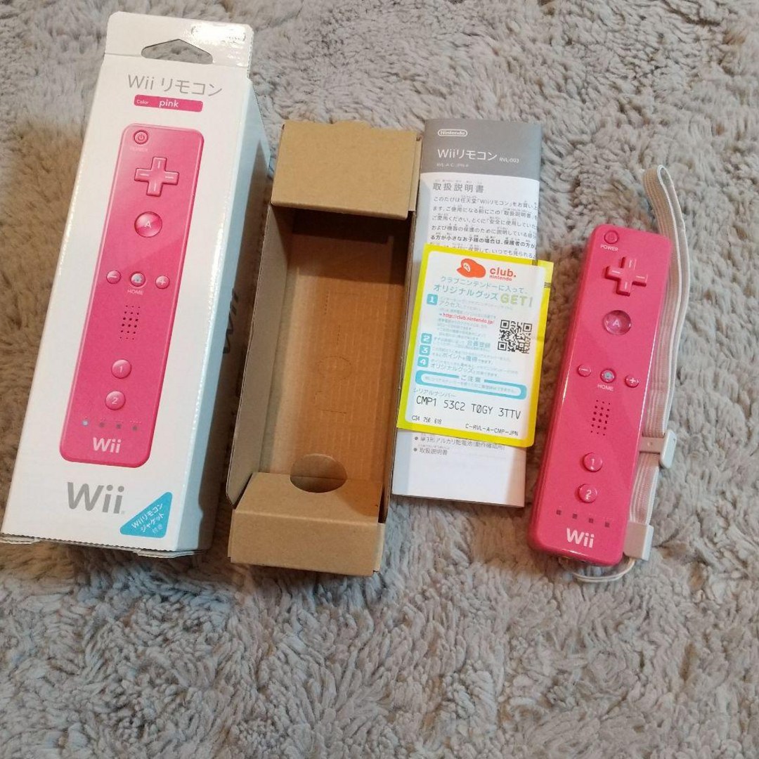 Wii(ウィー)のWiiリモコン ピンク 箱つき エンタメ/ホビーのゲームソフト/ゲーム機本体(家庭用ゲーム機本体)の商品写真