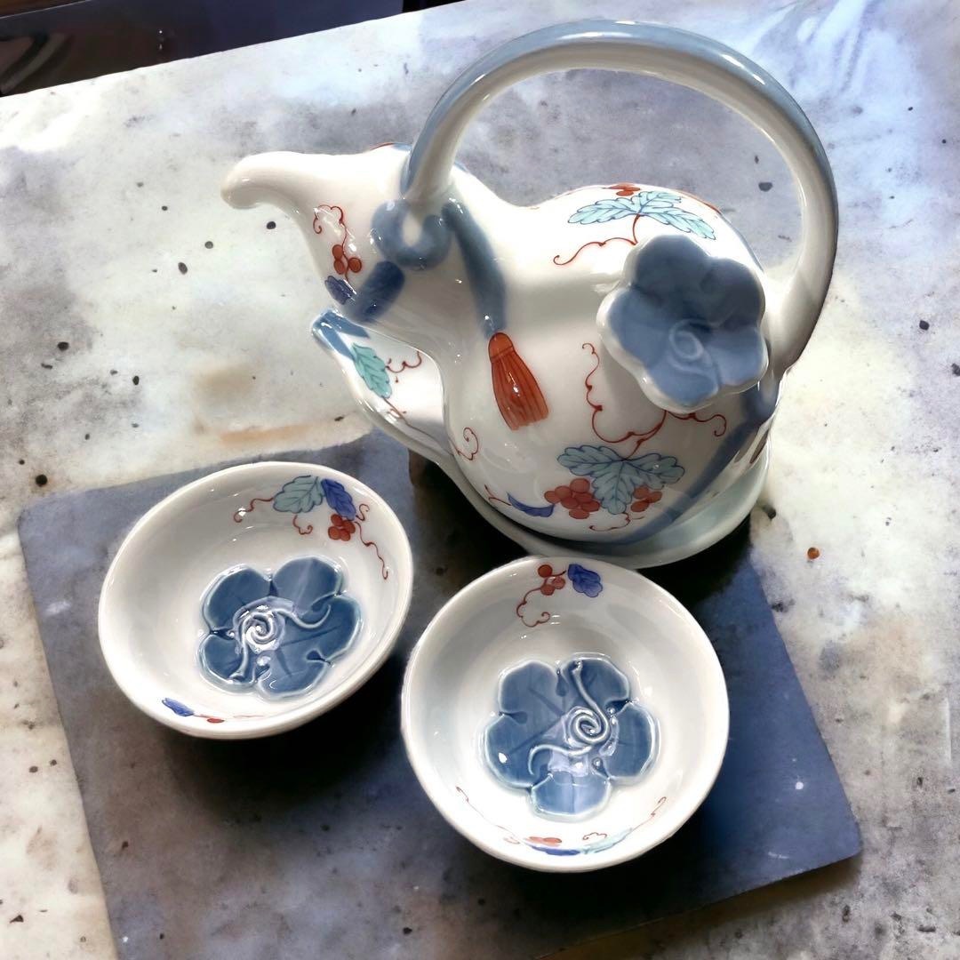 配送料込✨匿名配送✨美品 伊万里焼 小笠原藤右衛門 手付ひさご酒器セット 葡萄柄 | フリマアプリ ラクマ