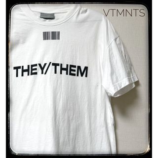 ヴェトモン(VETEMENTS)の【VTMNTS】THEY/THEM T-SHIRT(Tシャツ/カットソー(半袖/袖なし))