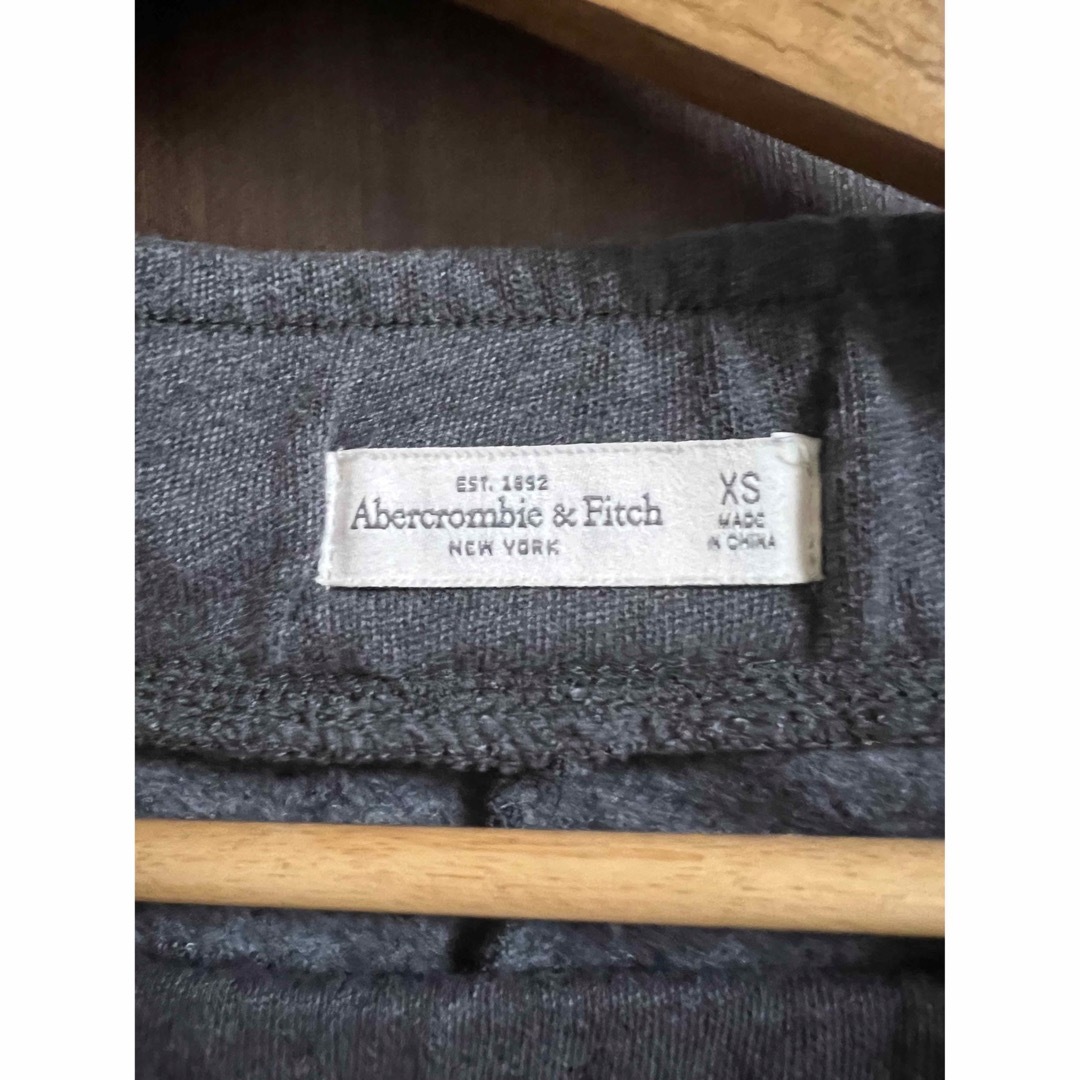 Abercrombie&Fitch(アバクロンビーアンドフィッチ)の試着のみ☆アバクロ　パンツ　XS レディースのパンツ(その他)の商品写真