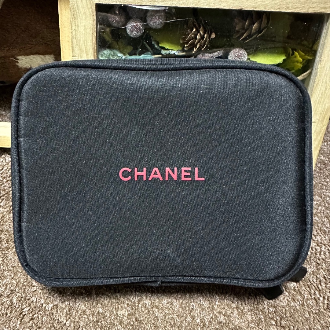 CHANEL(シャネル)のCHANEL 化粧ポーチ　レミニドゥシャネル レディースのファッション小物(ポーチ)の商品写真