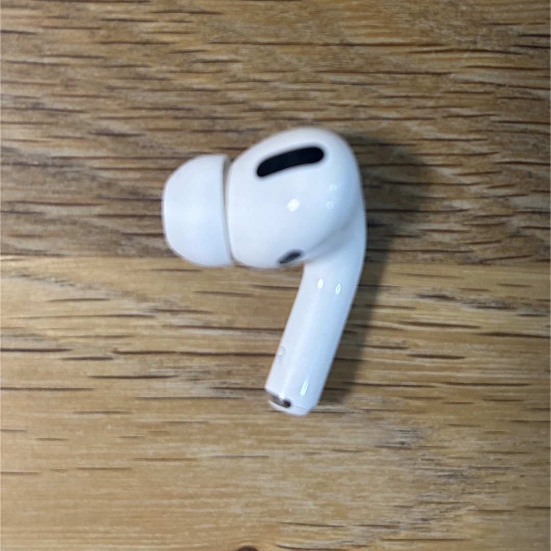 Apple(アップル)のAirPods Pro スマホ/家電/カメラのオーディオ機器(ヘッドフォン/イヤフォン)の商品写真