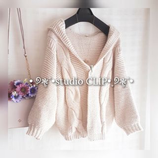 ナチュラルクチュール(natural couture)の美品 ボリュームスリーブフード付きニットカーディガン(カーディガン)