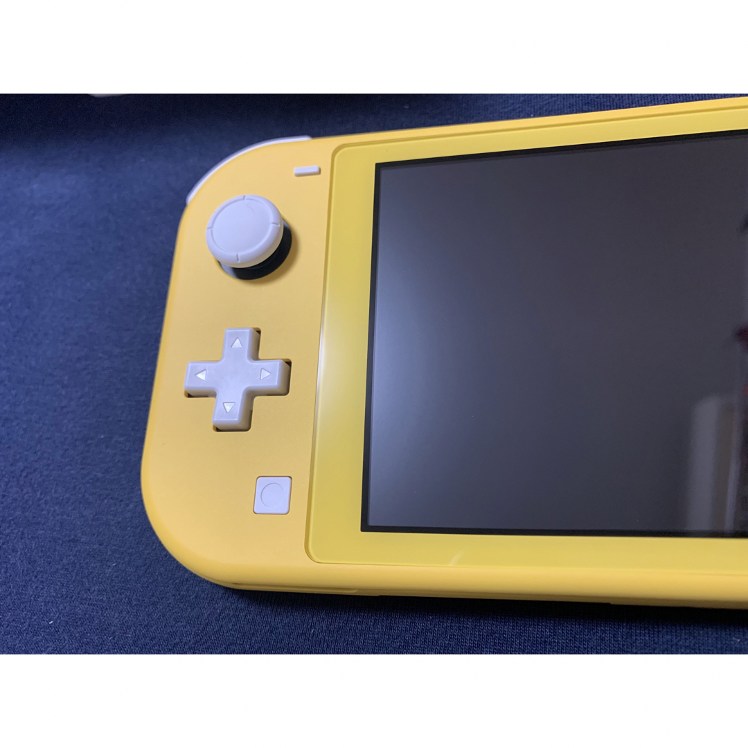 任天堂 Switch light 極美品