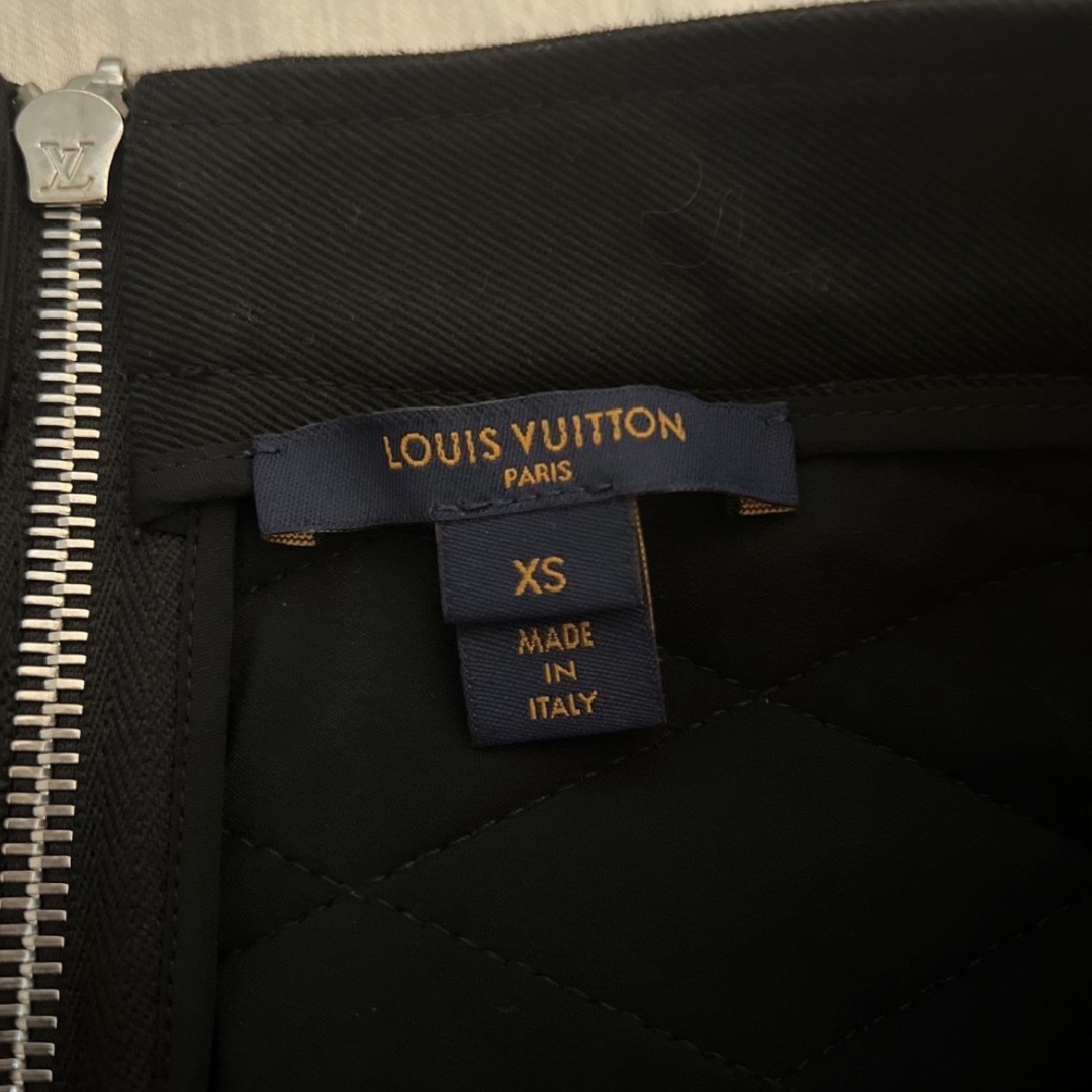 LOUIS VUITTON(ルイヴィトン)のルイヴィトン スカート レディースのスカート(ミニスカート)の商品写真