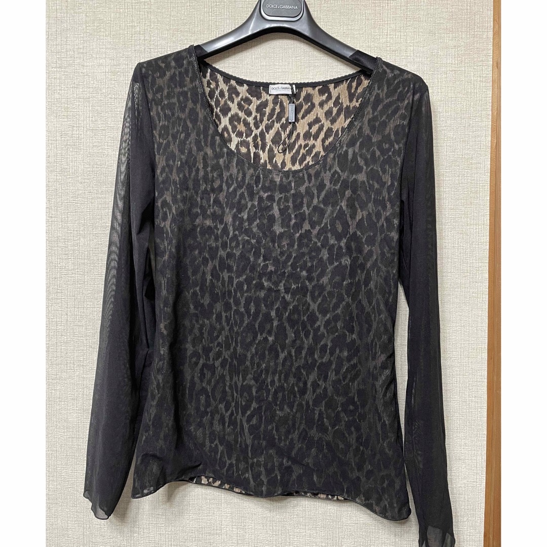 DOLCE&GABBANA(ドルチェアンドガッバーナ)の黒/豹柄　#ドルチェ＆ガッバーナ　インナーTシャツ レディースのトップス(Tシャツ(長袖/七分))の商品写真