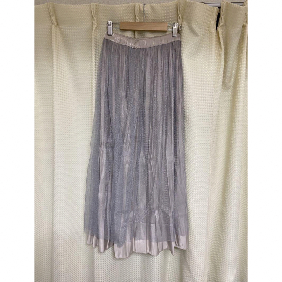 w closet(ダブルクローゼット)のリバーシブル　シルバーロングスカート レディースのスカート(ロングスカート)の商品写真