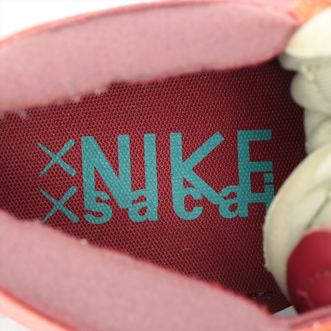 NIKE(ナイキ)の新品同様 サカイ カウズ ナイキ ブレーザー ロー コラボ チームレッド レザー スニーカー DM7901-600 27.5cm メンズ MNT 1106-E17 メンズの靴/シューズ(スニーカー)の商品写真