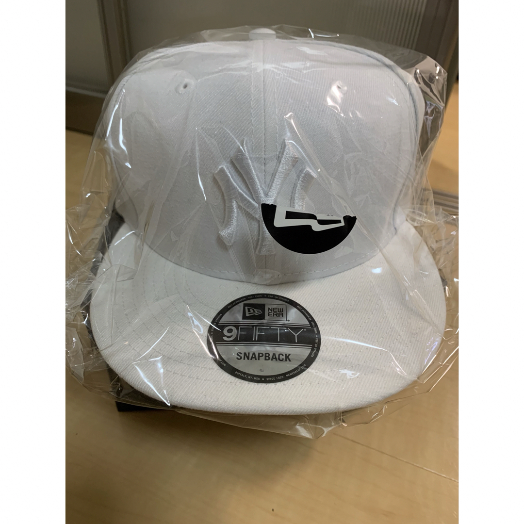 NEW ERA(ニューエラー)の【新品未使用】ニューエラ　ホワイト　NEW ERA ⭐︎SNAPBACK メンズの帽子(キャップ)の商品写真